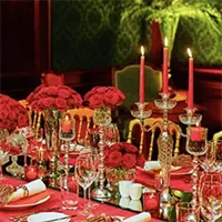 luxury-red-gala-dinner-table-setting.webp